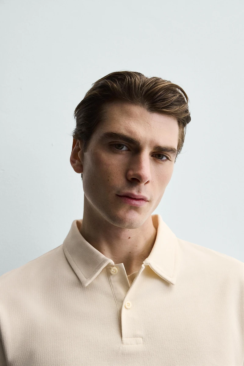 REGULAR FIT TEXTURED POLO