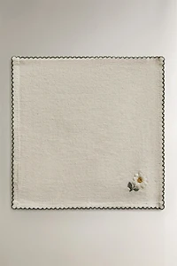 SET OF FLORAL EMBROIDERED NAPKINS (PACK OF 4)