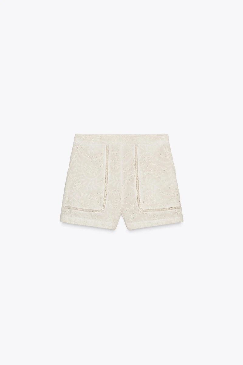ZW COLLECTION PERFORATED EMBROIDERY BERMUDA SHORTS