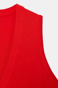 SLEEVELESS KNIT TOP