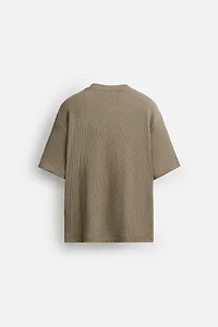 IRREGULAR TEXTURED T-SHIRT