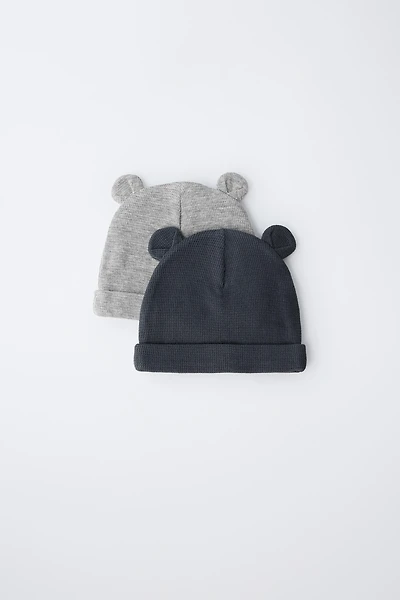 LOT DE DEUX BONNETS GAUFRÉS OREILLES