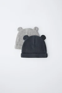 LOT DE DEUX BONNETS GAUFRÉS OREILLES