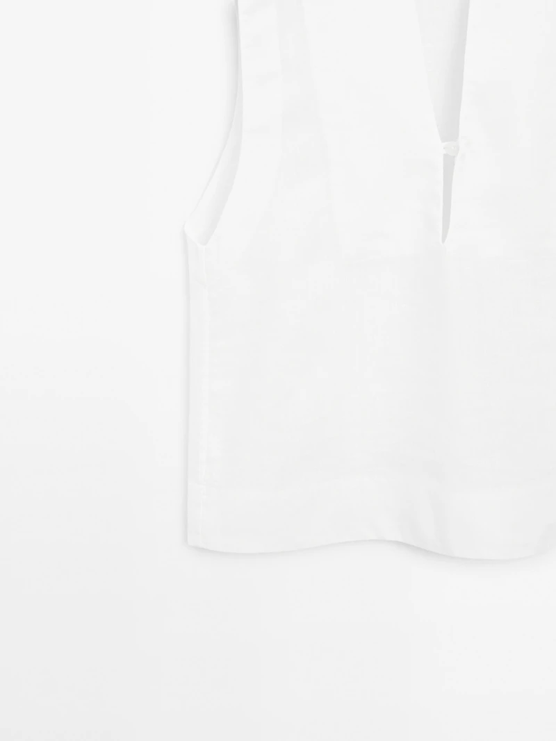 100% linen blouse with seam details