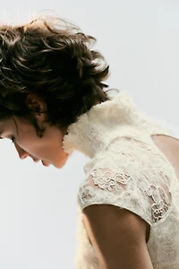ROMANTIC HIGH-NECK CORSET