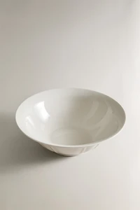 PORCELAIN SALAD BOWL WITH RAISED PATTERN