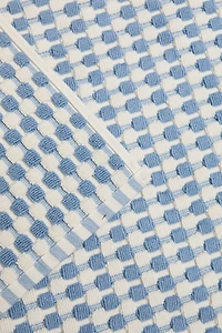 TEXTURED WAFFLE BATH MAT