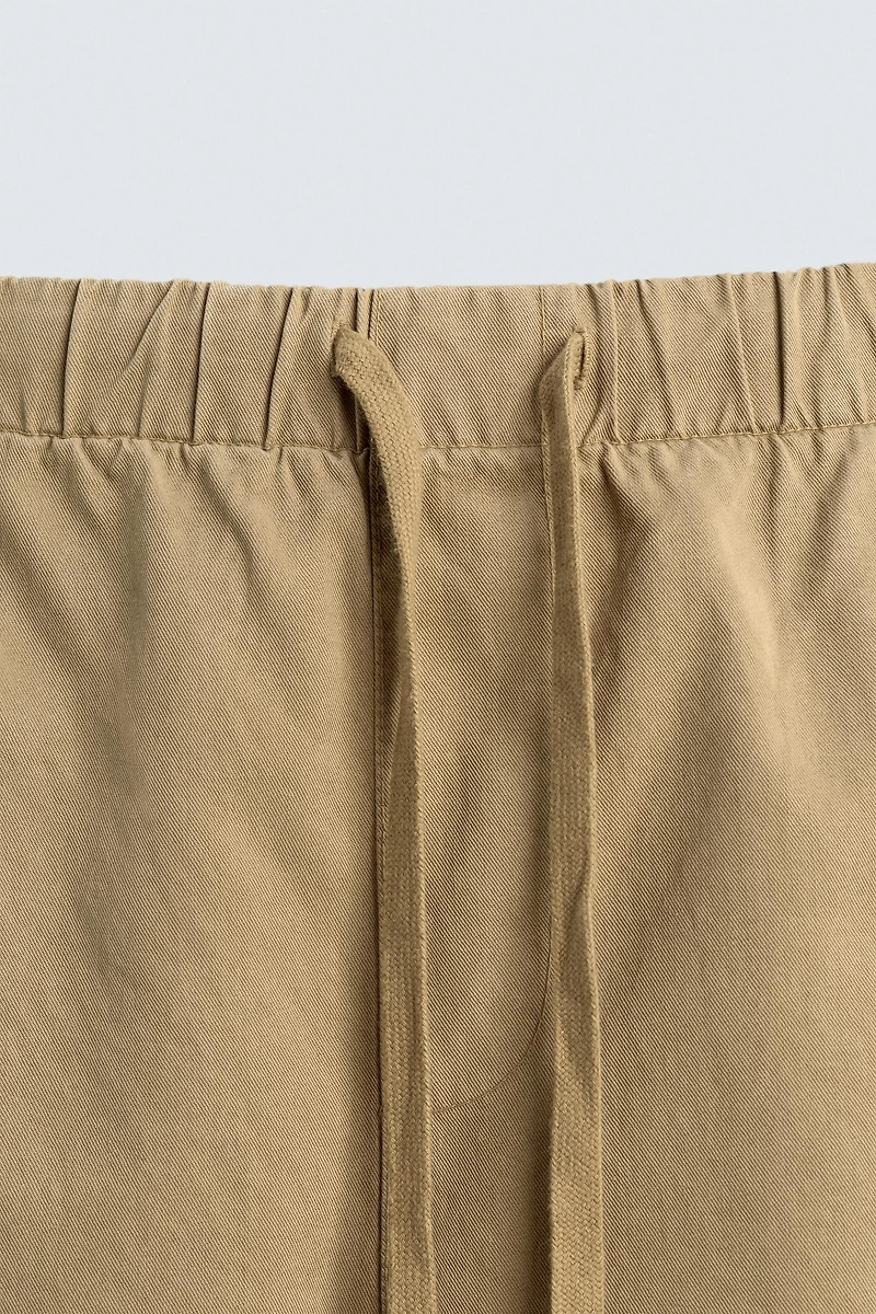 RELAXED FIT LYOCELL-COTTON SHORTS