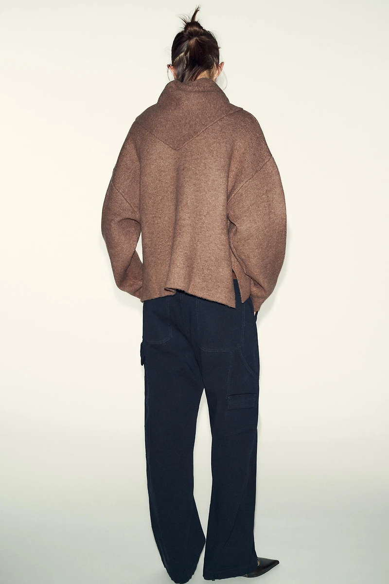 PULL EN MAILLE AVEC FOULARD