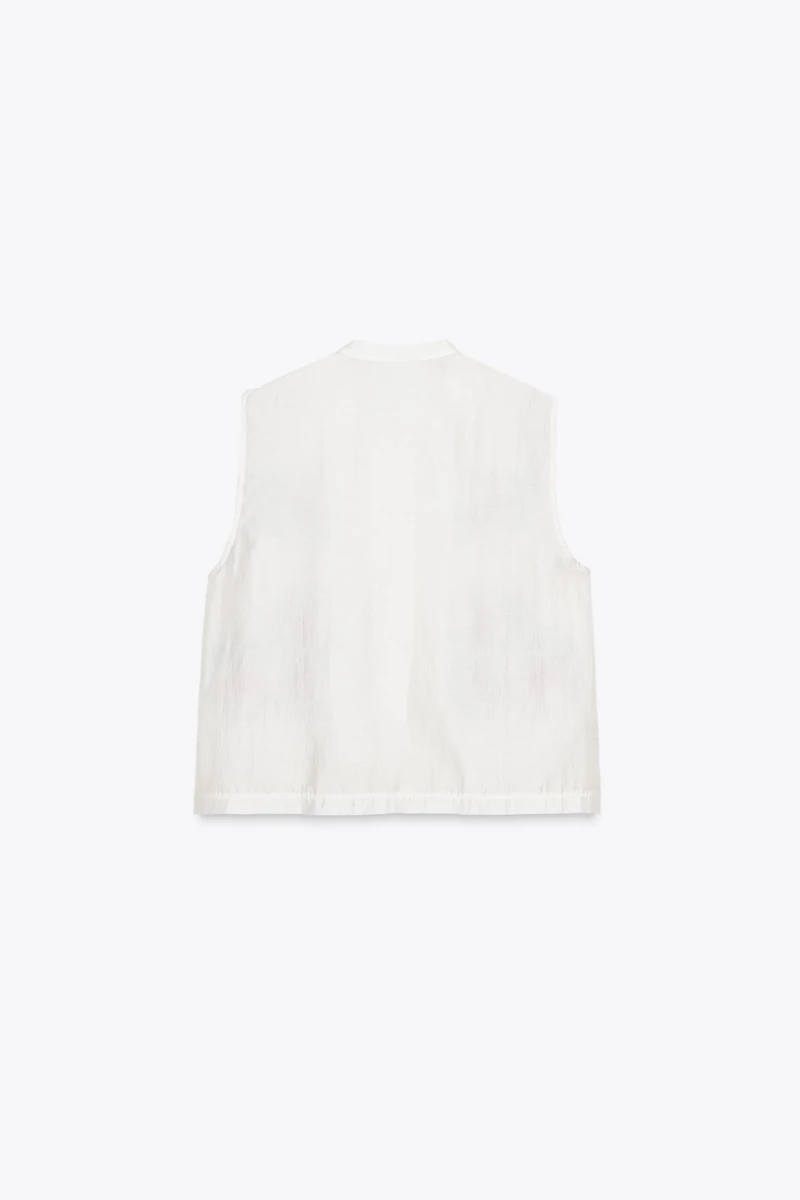 FLORAL EMBROIDERED TOP