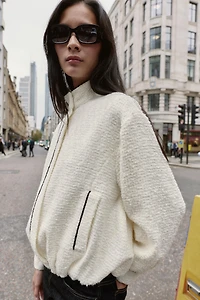 BLOUSON BOMBER STRUCTURÉ AVEC LISERÉS EN CONTRASTE