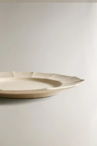ASSIETTE PLATE GRÈS RELIEF LIGNES CADRE
