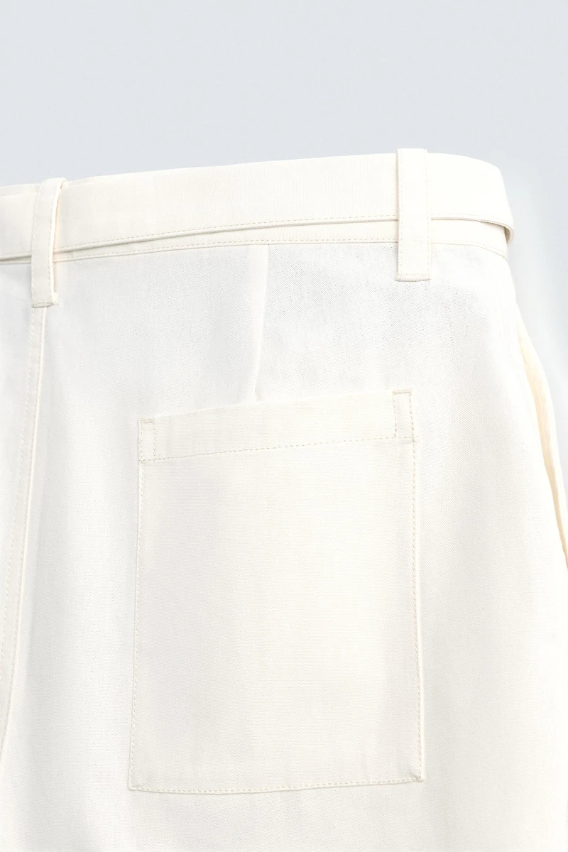 BELTED TEXTURED SHORTS