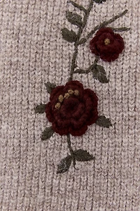KNIT SCARF WITH FLORAL EMBROIDERY