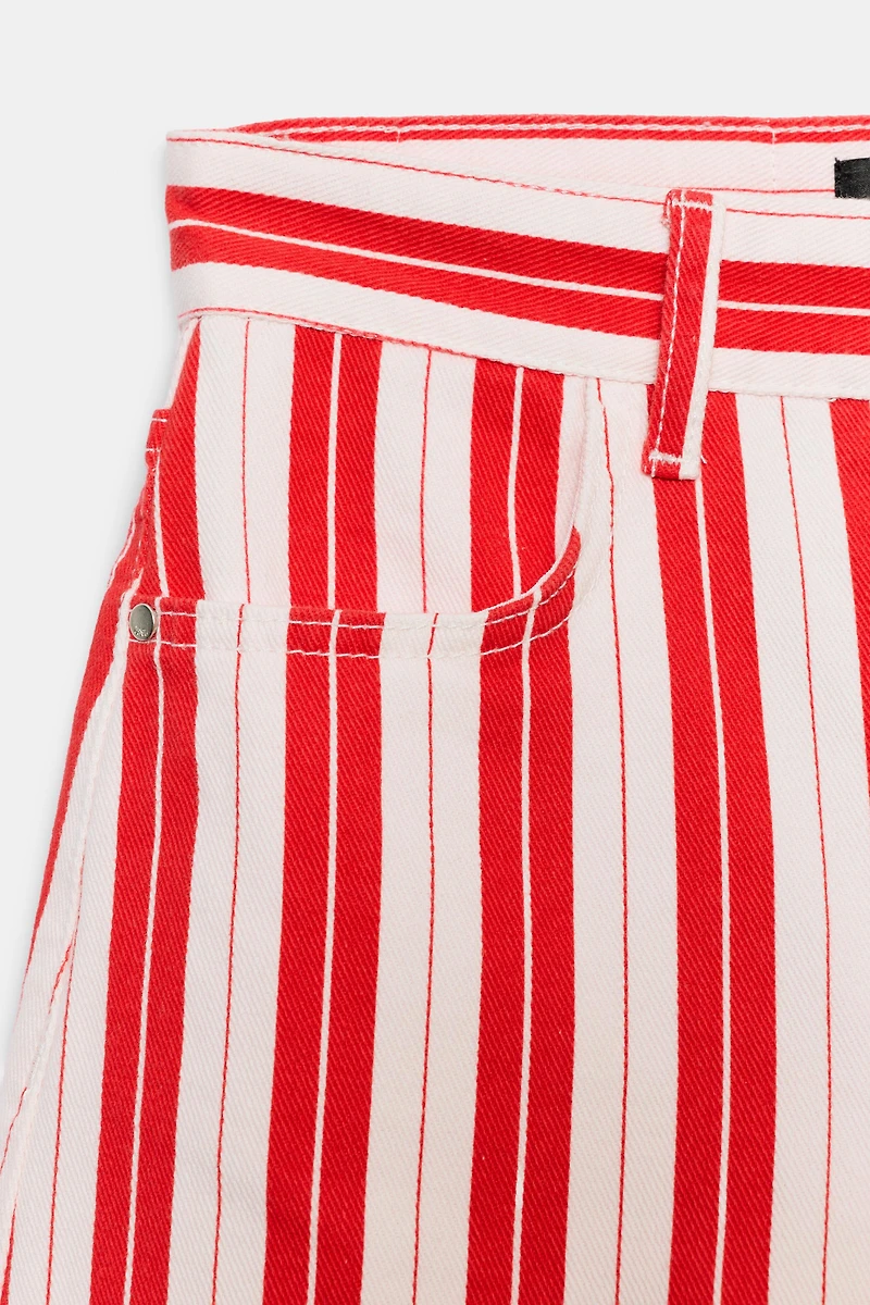 STRIPED MOM FIT SHORTS