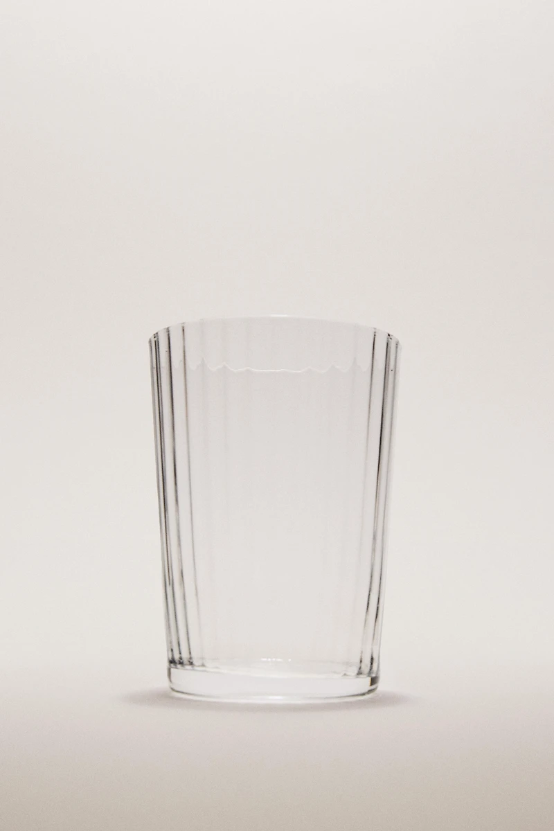 GLASS TUMBLER WITH LINES