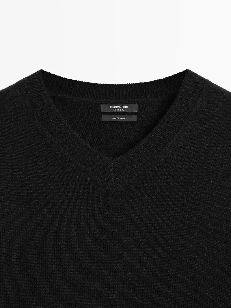 100% cashmere oversize V-neck sweater