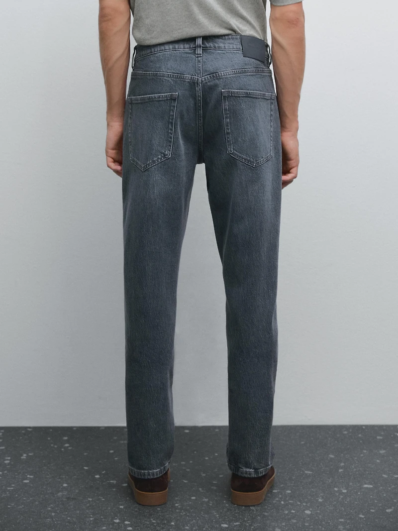 Tapered fit jeans