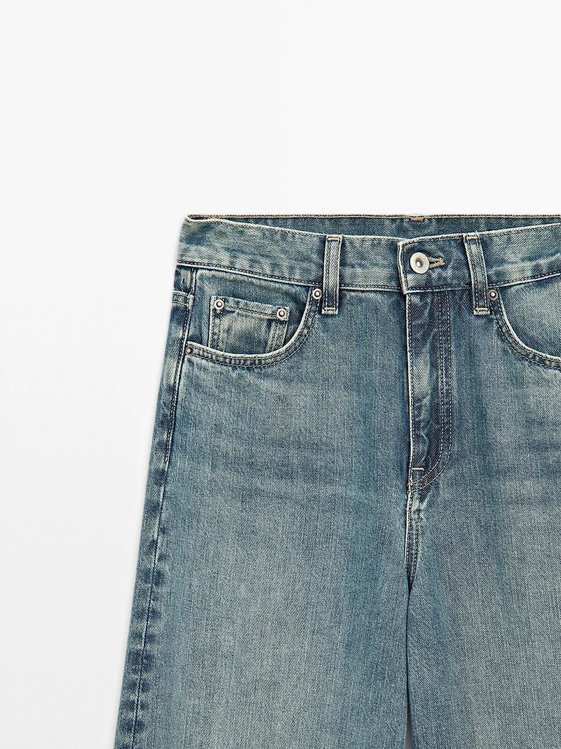 High-waist wide-leg jeans