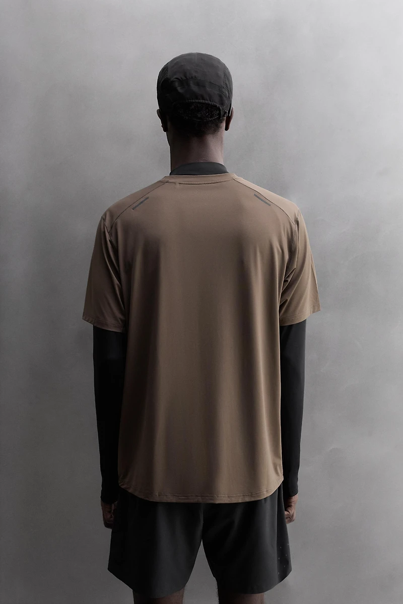 T-SHIRT RUNNING MANCHES COURTES