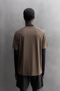 T-SHIRT RUNNING MANCHES COURTES