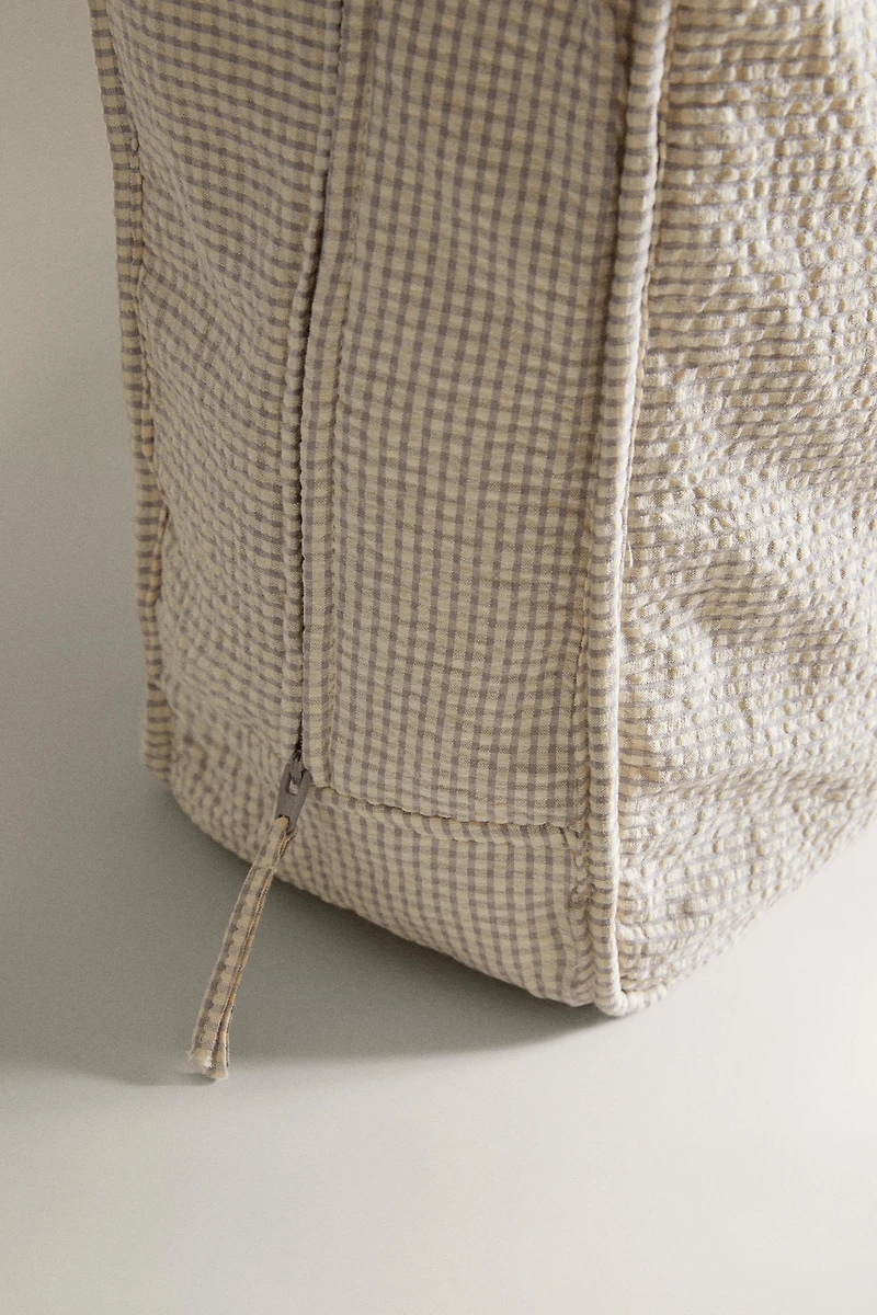 CHILDREN'S TRAVEL SUITCASE WITH A GINGHAM PATTERN