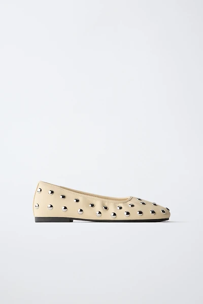 BALLERINES À CLOUS