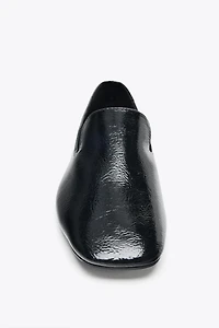 MOCASSINS À EFFET VERNI