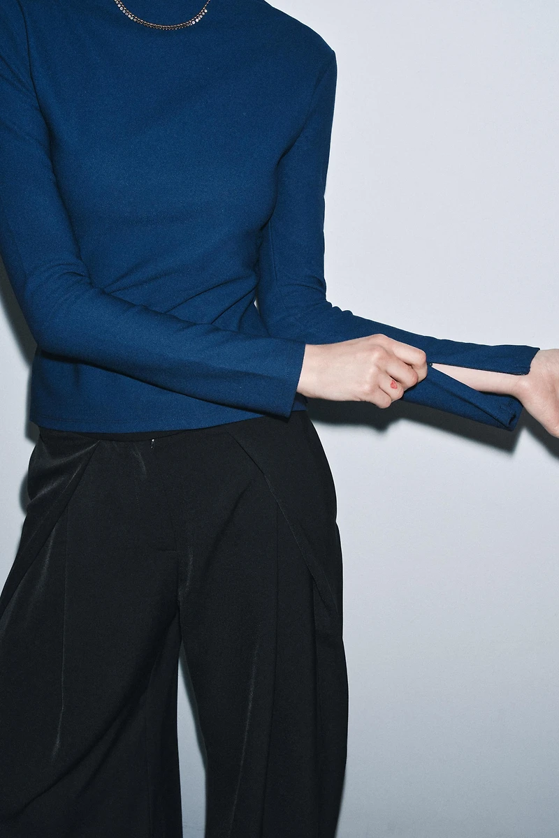 CREPE MOCK NECK T-SHIRT