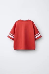 T-SHIRT IMPRIMÉ NUMÉRO ET BANDES