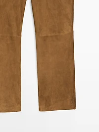 Pantalon droit en cuir finition daim