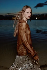 CHEMISE SEMI-TRANSPARENTE PAILLETTES PLUMES