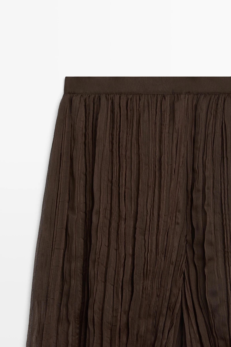 Total look flowing pants