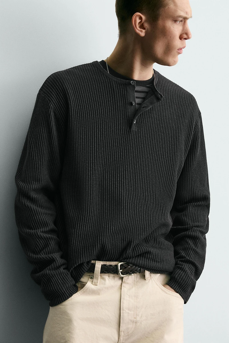 HENLEY NECK TEXTURED JUMPER