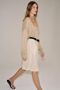 FINE KNIT V-NECK JUMPER