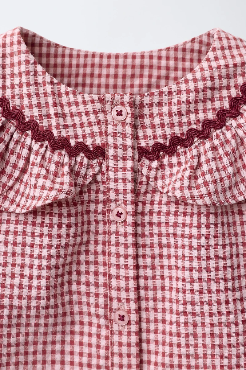 GINGHAM PETER PAN COLLAR SHIRT WITH SCALLOP TRIM