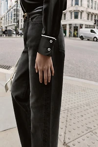 CHEMISE OVERSIZE SATINÉE À LISERÉS CONTRASTANTS