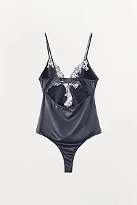 BODY SATINÉ AVEC DENTELLE