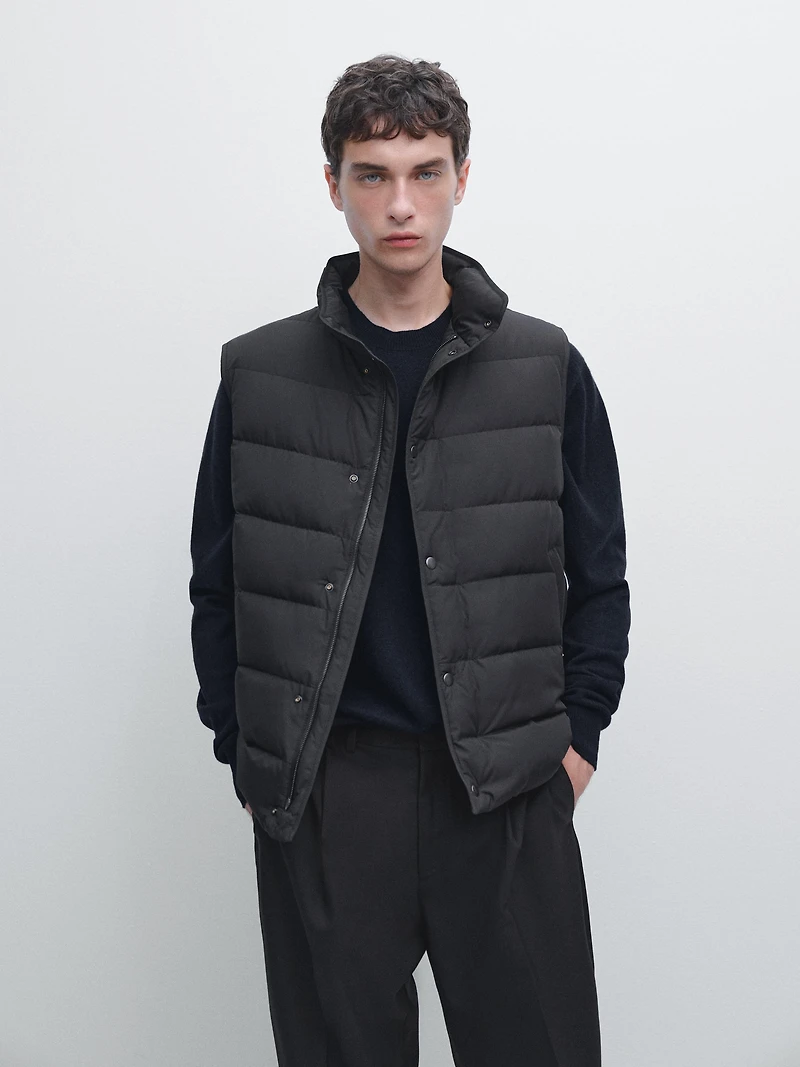 Water-repellent puffer gilet with down blend