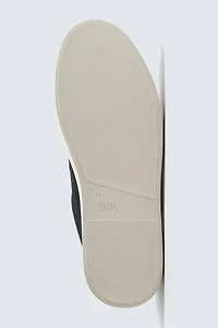 CASUAL LEATHER SHOES