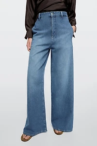 Loose-fit wide-leg jeans