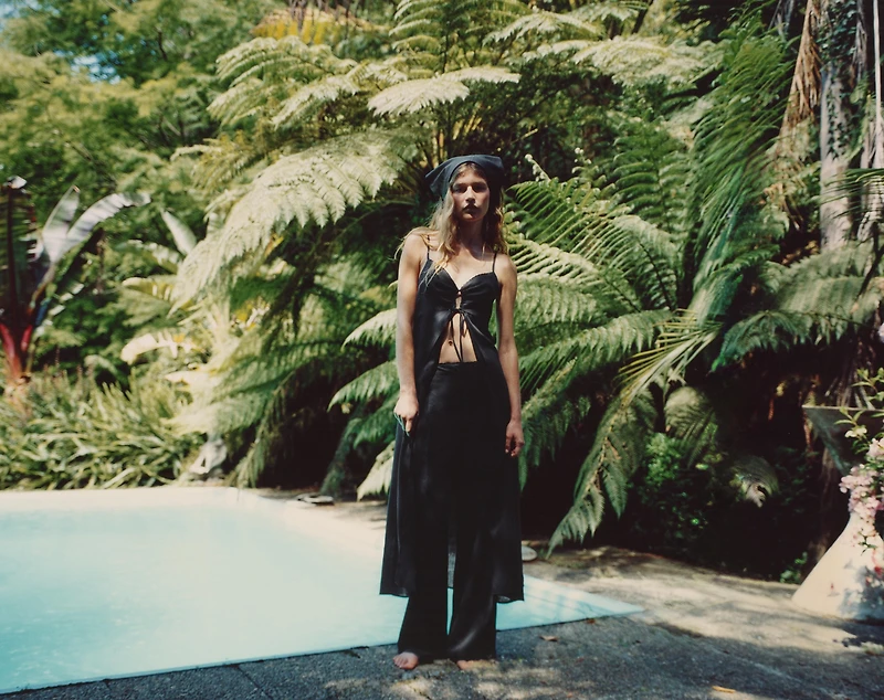 STRAIGHT LEG LINEN PANTS WITH LACE TRIM