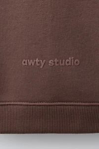 RAISED TEXT SWEATSHIRT