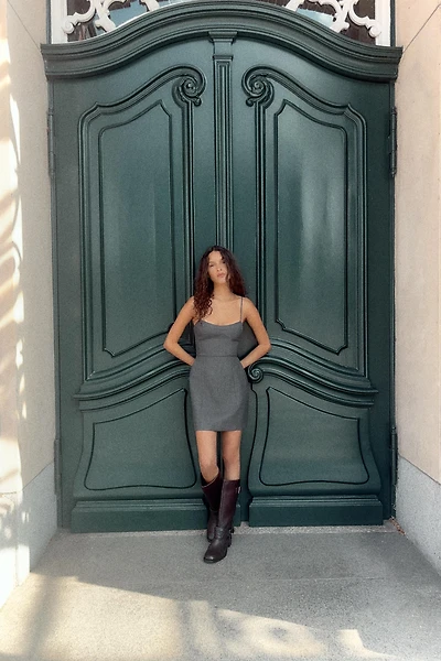 ROBE COURTE À BRETELLES