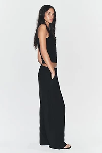FLOWY PLEATED PANTS