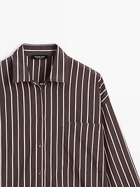 Loose-fitting striped shirt