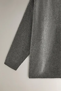 KNIT SWEATER
