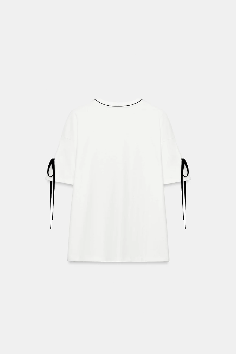 CONTRAST TRIM T-SHIRT