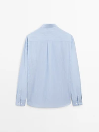 Regular fit shirt with striped detail
