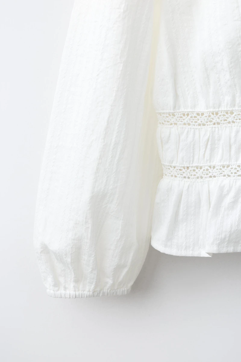CHEMISE ROMANTIQUE À ÉLASTIQUES